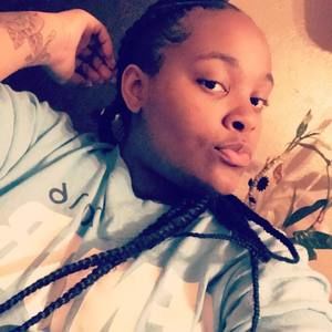 Meet your Posher, Ambia